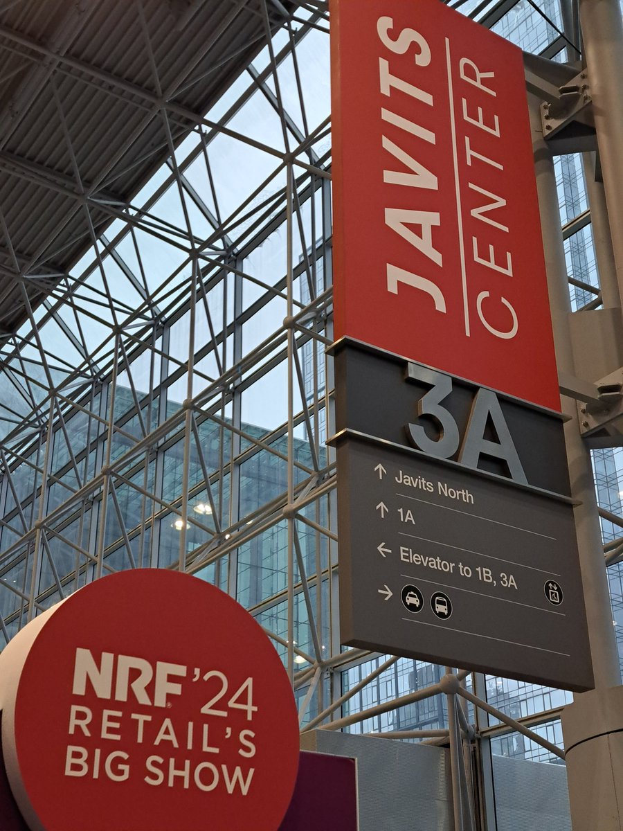 EchidnaInc's tweet image. #ThrowbackThursday with our very own Echidnites, @MikePierceTech &amp;amp; tim_cochran, living it up at NRF &amp;amp; #VTEXConnect Live! Proud sponsors of #VTEX Connect Live, we were all ears for Magic Johnson's inspiring keynote &amp;amp; came away buzzing with #NRF2024’s groundbreaking insights.