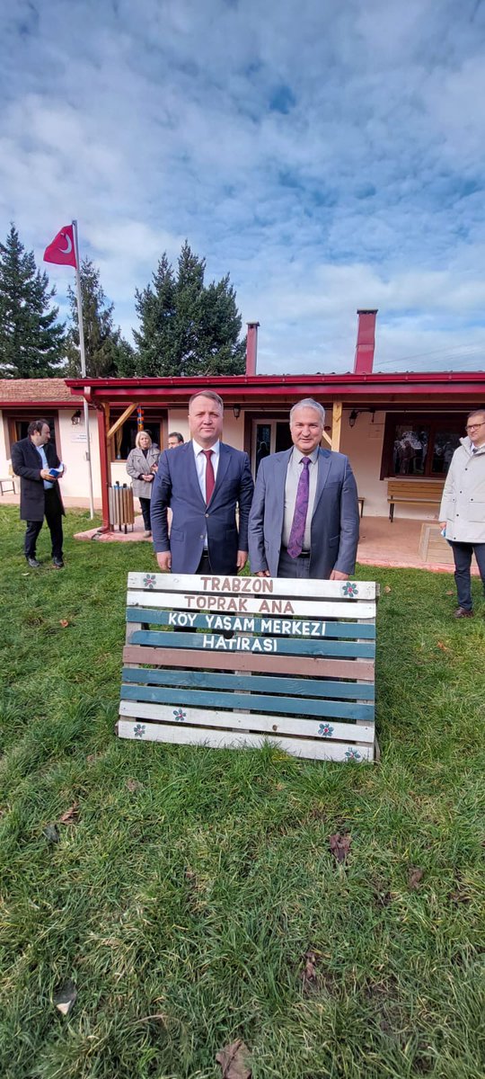 AkcaabatIlceMEM's tweet photo. 2024 Yılı İlçe İdare Şube Başkanları Toplantısı Kaymakamımız Sn Ramazan KURTYEMEZ başkanlığında Toprak Ana Köy Yaşam Merkezi'nde yapıldı.
@tcmeb @Yusuf__Tekin @hasan_uygun91 @AkcaMehmetUSTA https://t.co/cuZJs8zNqb