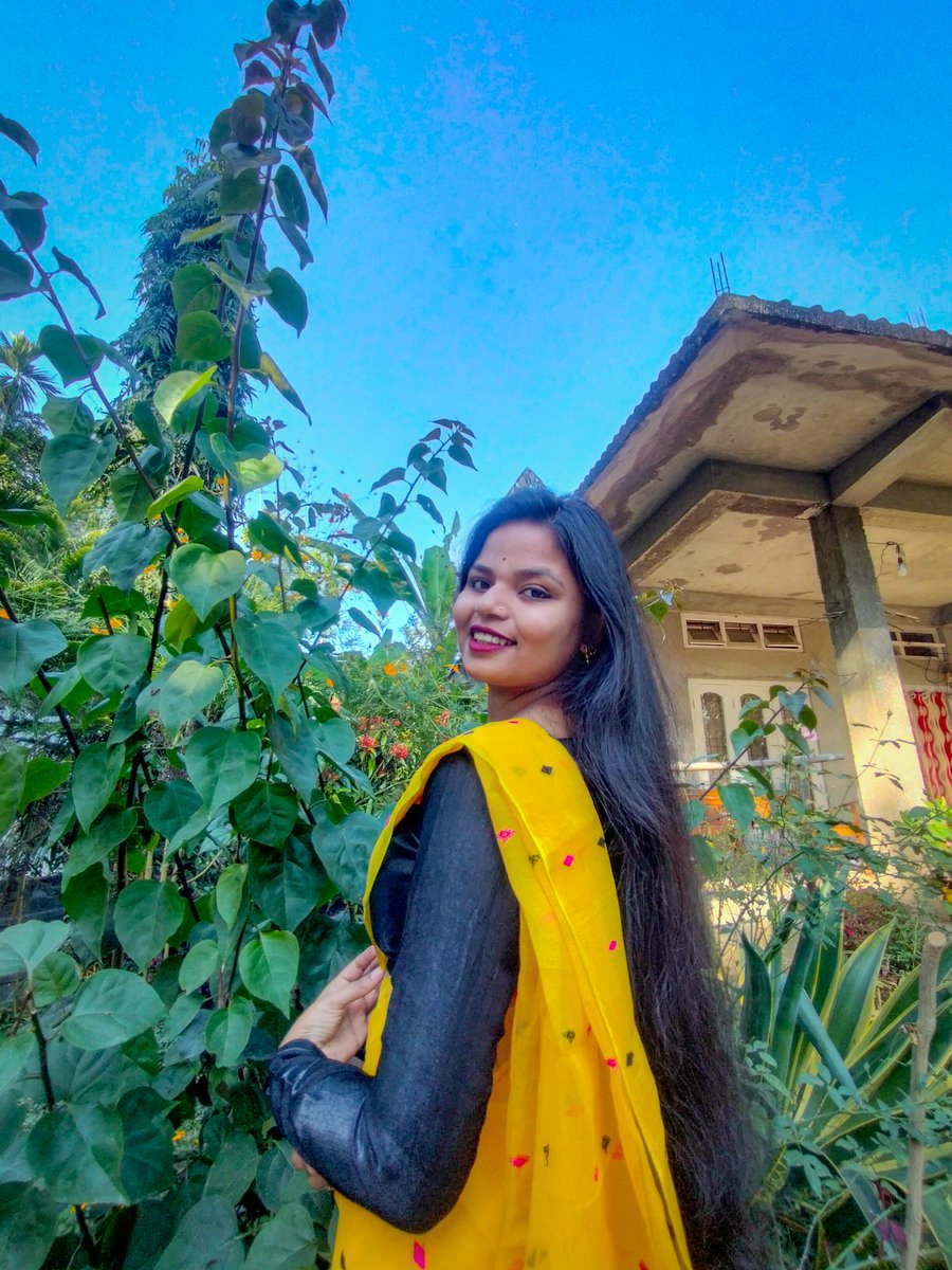 Modhu454's tweet image. হেৰাই যোৱা সপোন আকৌ বিচাৰি যাম,
তোমাক নাপালে তুমি দিয়া মিঠা মিঠা
স্মৃতি তাতেই  বিচাৰি পাম।🌻