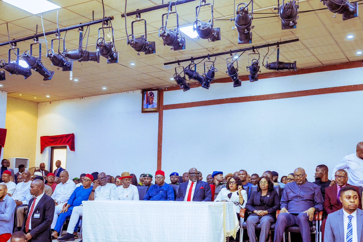 RtHonSheriff's tweet image. I today inaugurated 
Ekemejero Ohwovoriole (SAN) as Attorney General and Commissioner for Justice; (Dr.) Ifeanyi Michael Osuoza as Commissioner for Information: and Hon. Kalanama Penawou as Commissioner, Local Government and Chieftaincy Affairs.

The new commissioners/ State…