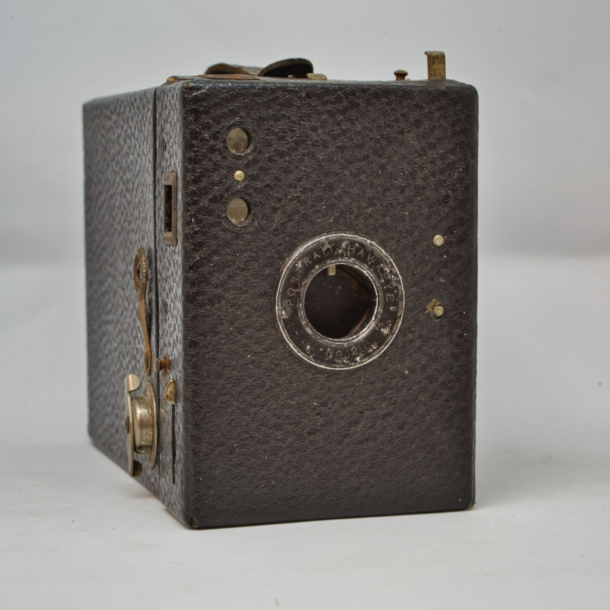 STEMFuse's tweet photo. On this day in 1900 - Eastman Kodak Co. introduced the $1 Brownie box camera. #OnThisDay #InterestingFacts #ThisDayInHistory #Photography #BrownieCamera #PhotographyHistory #VintageCamera #PhotographyLovers https://t.co/tdIXo3Unrg