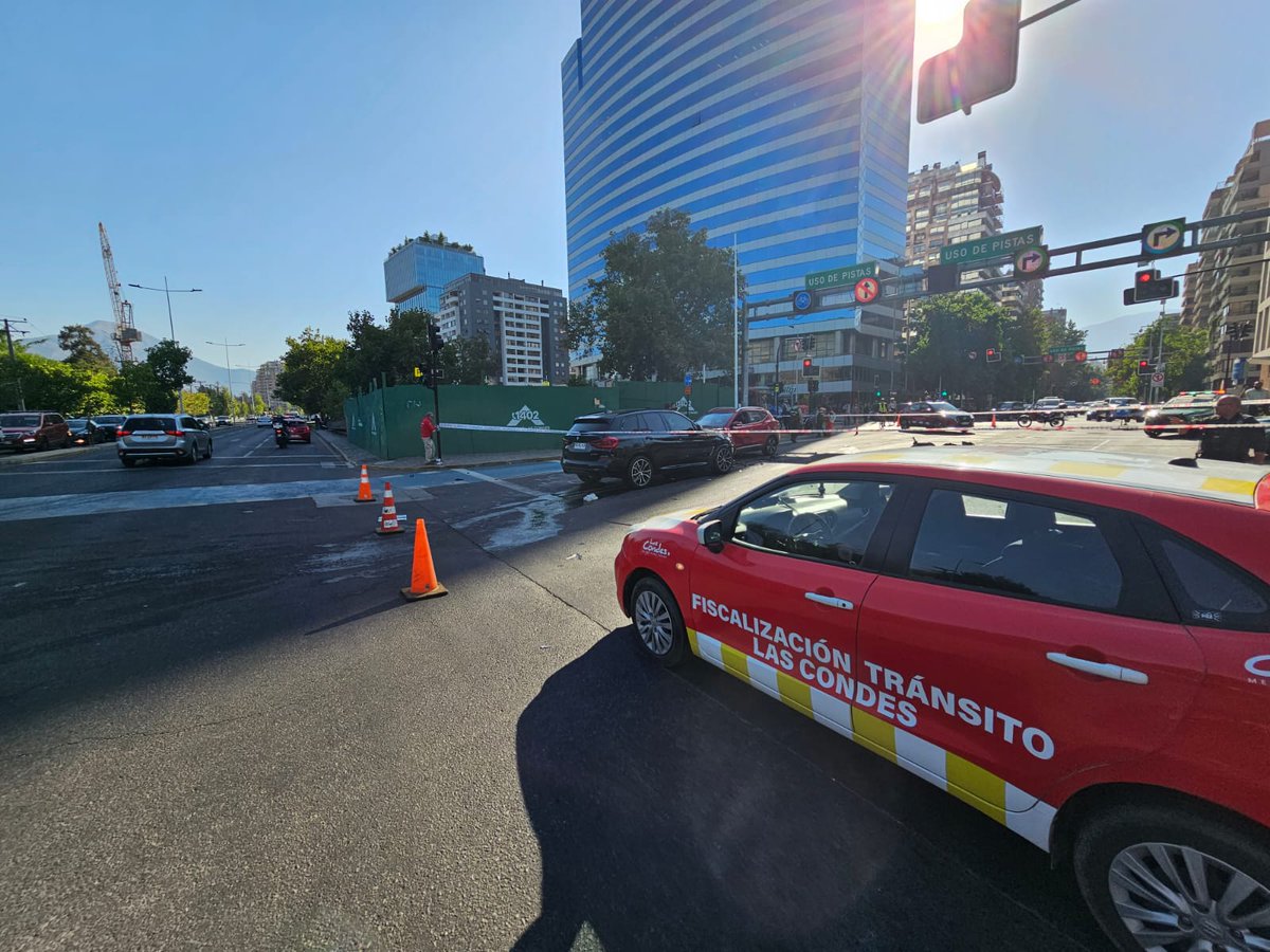 Accidente en Andrés Bello con Presidente Riesco. Por favor elijan vías alternativas de circulación.