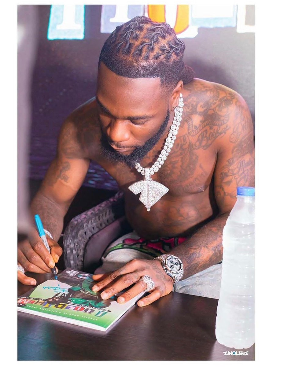 tooXclusive_com's tweet photo. Jpegs from @burnaboygram "I Told Them" PopUp Event that happened in Lagos

#Afrobeats #burnaboyworld #burnaboy#burnaboygram #IToldThem #tooxclusive https://t.co/SONRIAeoTp