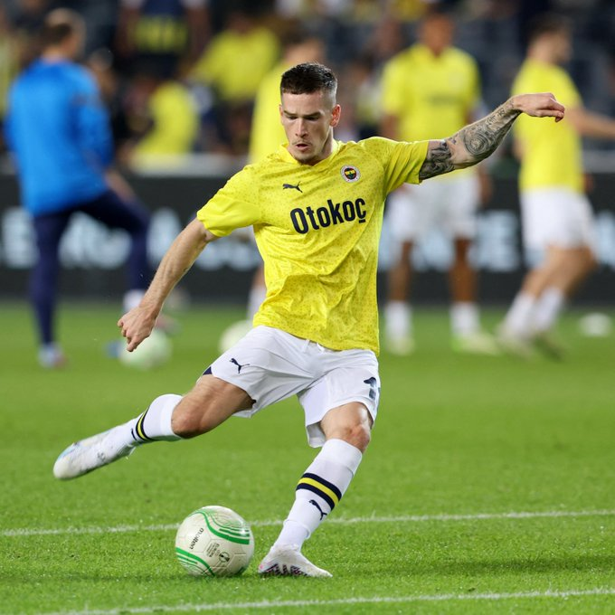 cgaranti's tweet photo. Lazio, Fenerbahçe forması giyen Ryan Kent ile ilgileniyor. (Alfredo Pedulla) https://t.co/L63EVppHwf