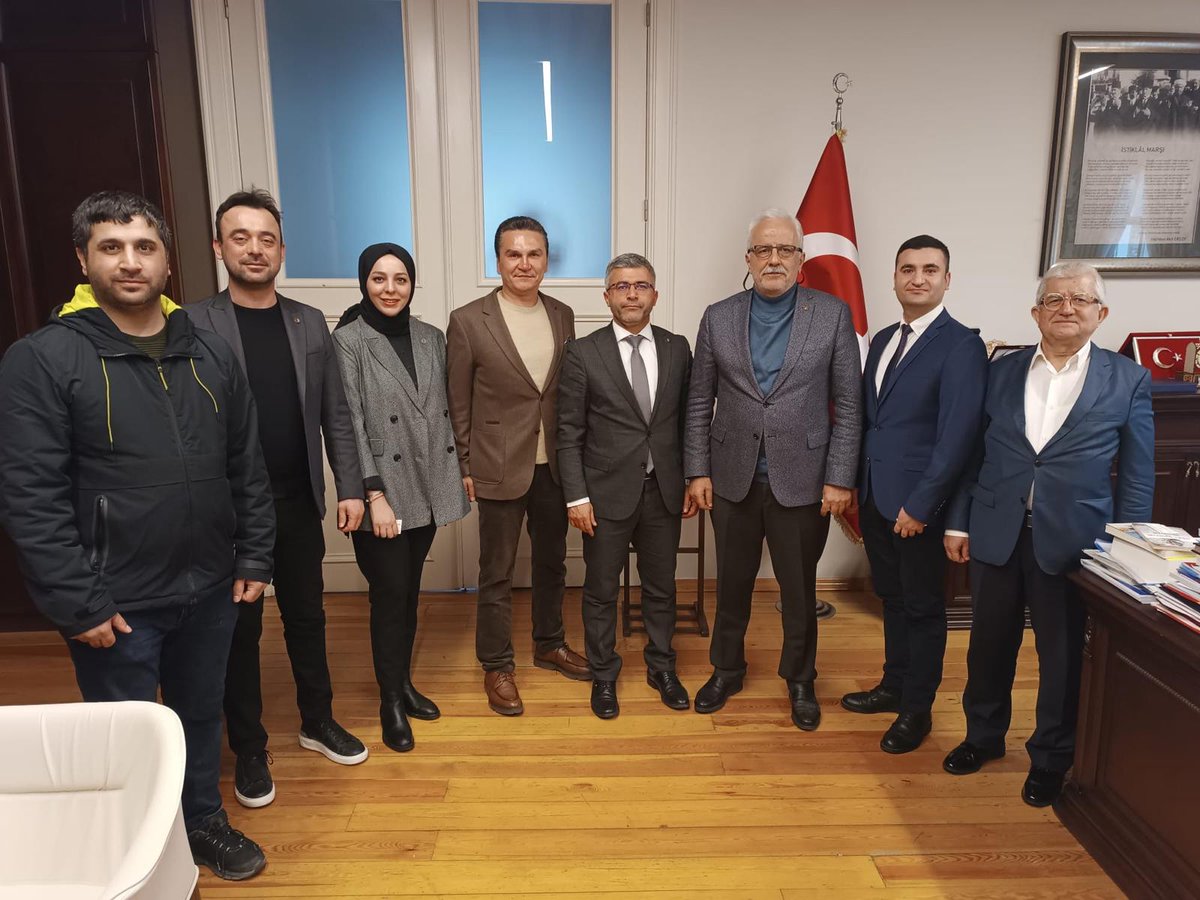 İstanbul Sabahattin Zaim Üniversitesi Rektörü ve aynı zamanda Cumhurbaşkanlığı Eğitim Politikaları Kurulu üyesi olan Prof. Dr. Ahmet Cevat ACAR’ı ziyaret ettik.

Genel Başkanımız Mesut Yıldırım, Genel Sekreterimiz Ahmet DURAN, Genel Başkan Yardımcımız Melike USLU TAŞ ve İstanbul
