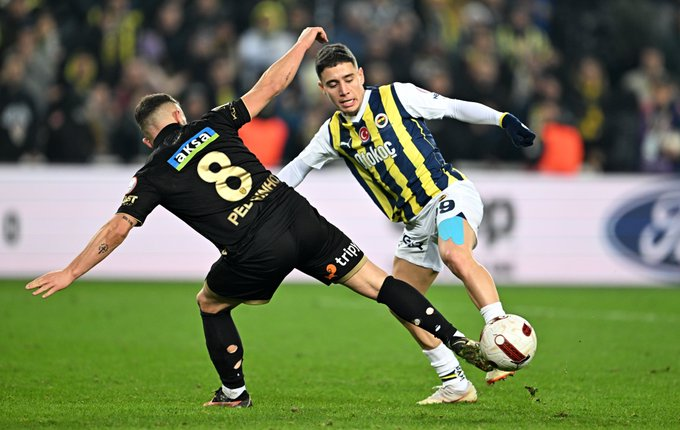Fenerbahçe, Emre Mor'un sezon sonuna dek Karagümrük'e kiralandığını açıkladı.