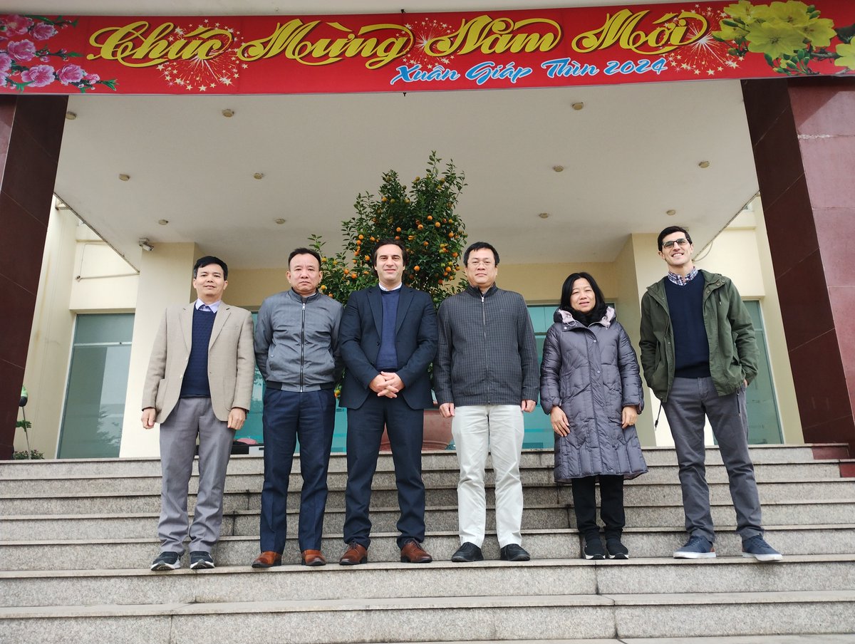 K_project2023's tweet photo. 🇻🇳 Gratitude for the meaningful connections with colleagues from the Soils and Fertilizers Institute and the Vietnam National University of Agriculture. 🤝
Thrilled about the upcoming collaboration on our project! 🌾 https://t.co/YlYtYtLNjb