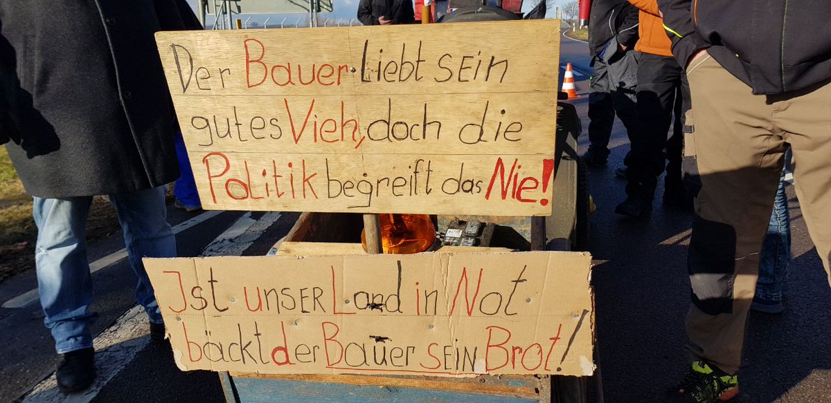 melly_katze's tweet photo. #Unternehmerproteste
#Bauernproteste
01.02.2024 #B181 Höhe #Gören/Günthersdorf - Sachsen-Anhalt
Statement eines Anwohners unterstützt den Protest https://t.co/e85bolmhgq