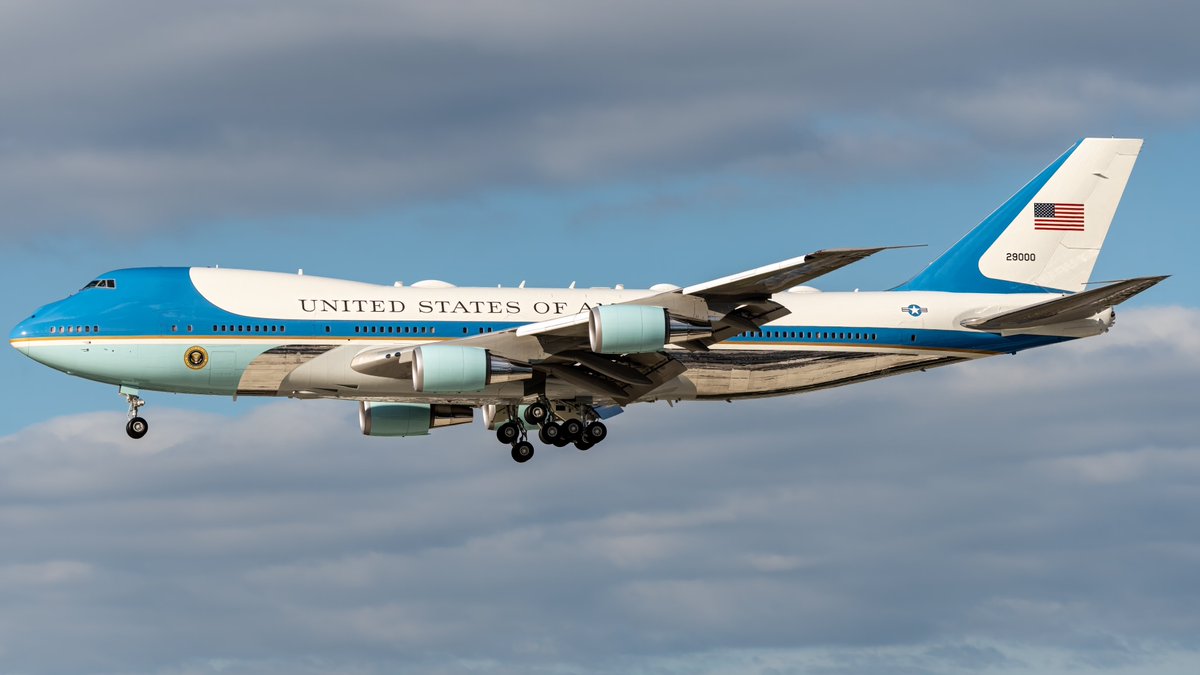 This completes the collection of AF1 as I now have both Registrations. Taken in MIA on my last day of spotting. #avgeek #aviationdaily #aviationlovers #potus