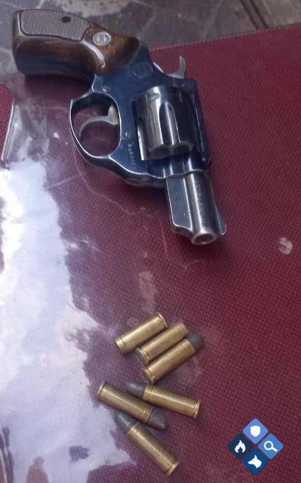 _ArriveAlive's tweet photo. LEAP Officers chase down the big guns https://t.co/T2q3N4DjAu
#ArriveAlive #GunsOffTheStreets #LEAPOfficers https://t.co/gRoYrjghOb
