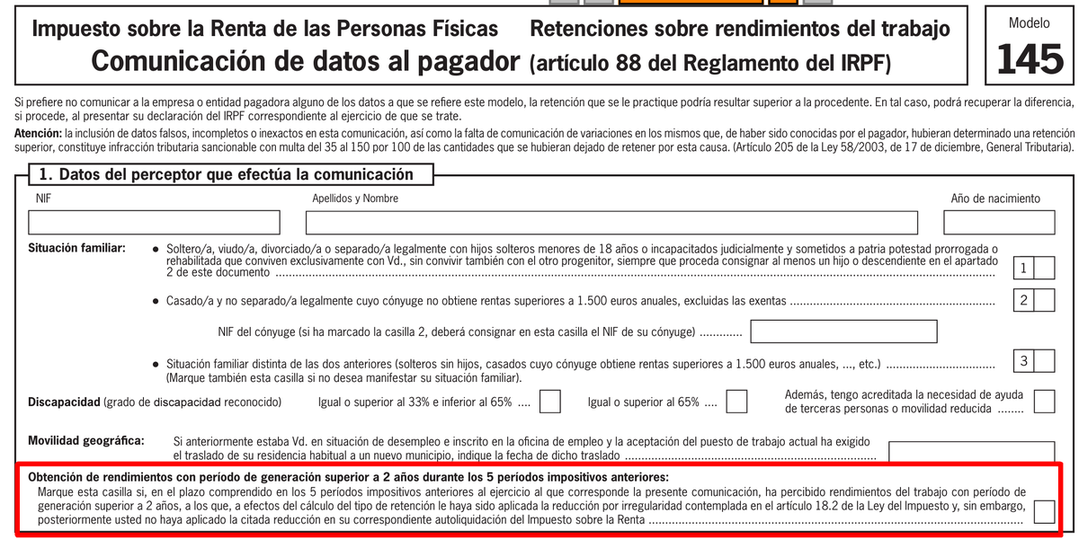 XoseCastro's tweet photo. Redactar mal documentos destinados a la ciudadanía es una forma de injusticia

Modelo 145 de la Agencia Tributaria. Algunos documentos como este están tan mal redactados y son tan innecesariamente abstrusos que parece una burla hacia la ciudadanía.

Soy una persona culta y, aun así, y me cuesta entenderlo. ¿Qué les espera a otros conciudadanos ·de pleno derecho·, pero menos instruidos o con menor conocimientos lingüísticos?

Ejemplo: el párrafo siguiente es, en realidad, una sola oración.

«Marque esta casilla si, en el plazo comprendido en los 5 períodos impositivos anteriores al ejercicio al que corresponde la presente comunicación, ha percibido rendimientos del trabajo con período de generación superior a 2 años, a los que, a efectos del cálculo del tipo de retención le haya sido aplicada la reducción por irregularidad contemplada en el artículo 18.2 de la Ley del Impuesto y, sin embargo, posteriormente usted no haya aplicado la citada reducción en su correspondiente autoliquidación del Impuesto sobre la Renta.»

→ @informaticaaeat  #LenguajeClaro #InjusticiaLingüística #ComunicaciónClara #DerechoAEntender @_EnClaro_ @Lenguaje_claro @ClaroJuridico