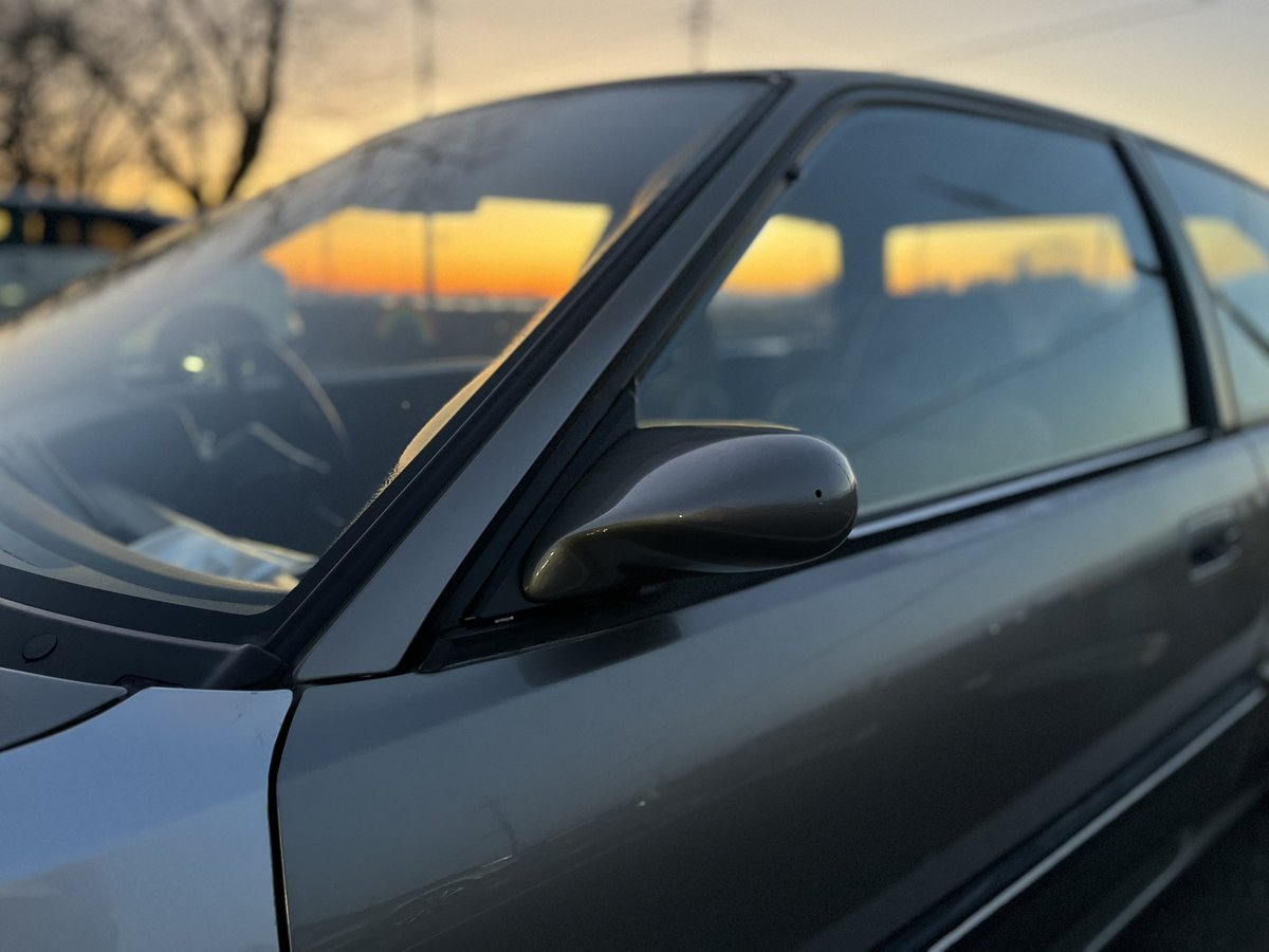 TakutoArai0124's tweet image. ec works
知り合いから左側をタダでいただき、右側複製&amp;amp;リペイントしていただきました。

#efシビック 
#グランドシビック
#ecworks