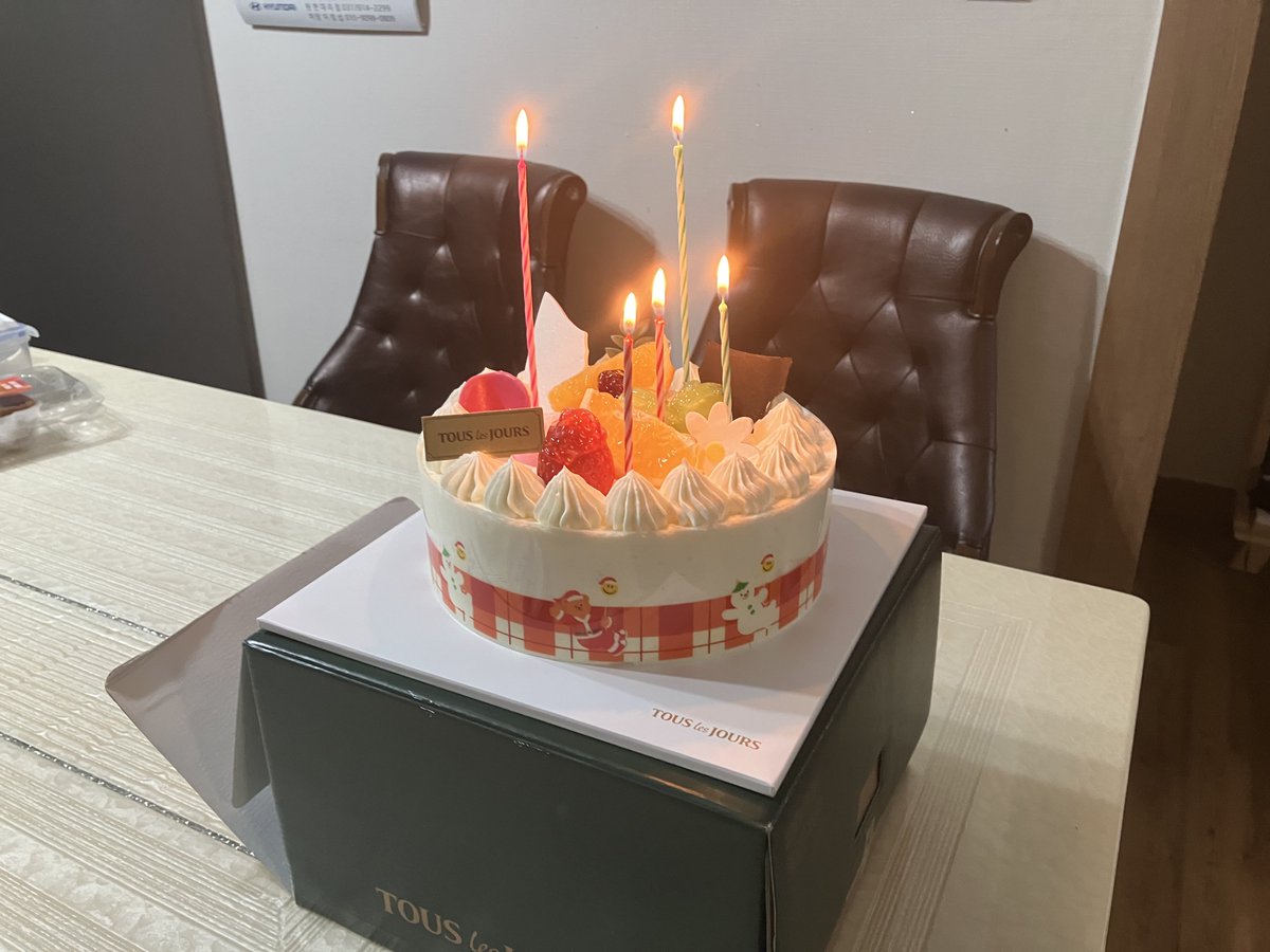 KITK3TVRC's tweet photo. 🎂 https://t.co/FyhanmaRUQ