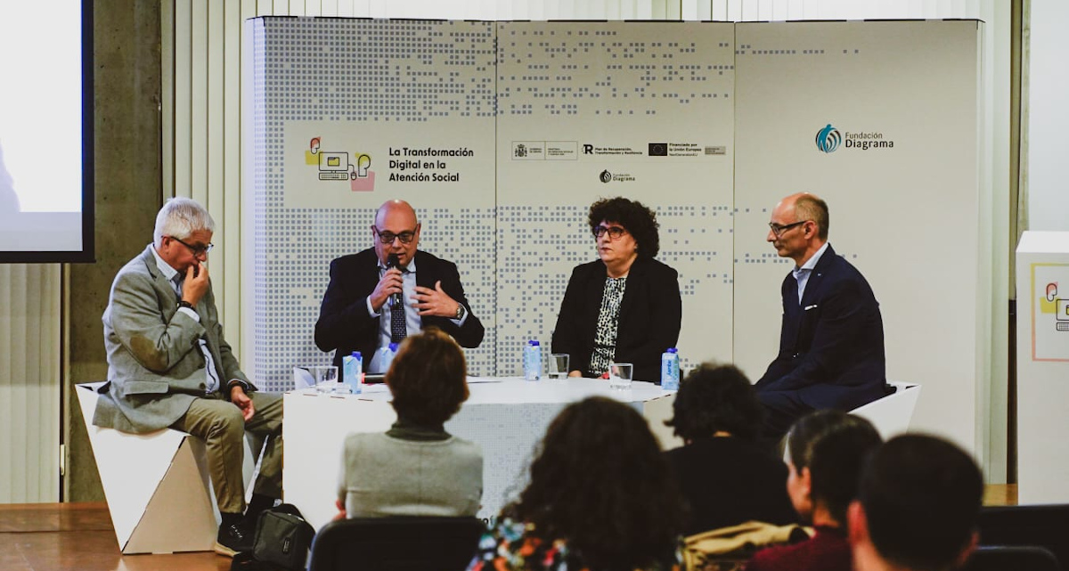 Ya están disponibles los videos de la Jornada: ‘La Transformación Digital en la Atención Social’, organizada por la Fundación.
 
Descubre los retos y perspectivas de futuro del Tercer Sector de Acción Social ante el proceso de transformación digital en España. 
 
Accede a