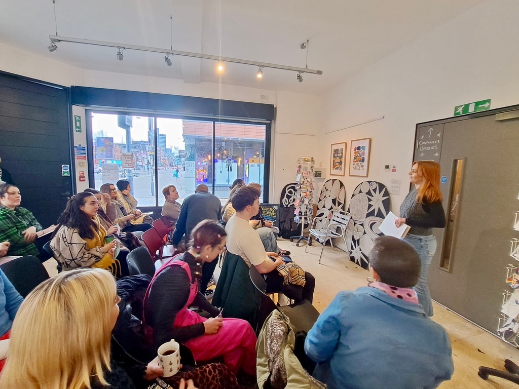 Great turnout at @TheHorsfall for @Beewell's January #CommunityOfPractice🌟Explored #Youth #MentalHealth & #YoungPeople's involvement in the #CreativeArts. Insightful talks included perspectives from Steph, currently doing a PhD in participation, & Rod our Clinical Creative Lead.