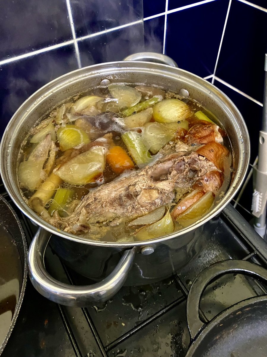 Continuing my theme of no food waste I’ve been freezing my leftover chicken carcasses to make a chicken stock which I’m now making. #nofoodwaste #chickenstock