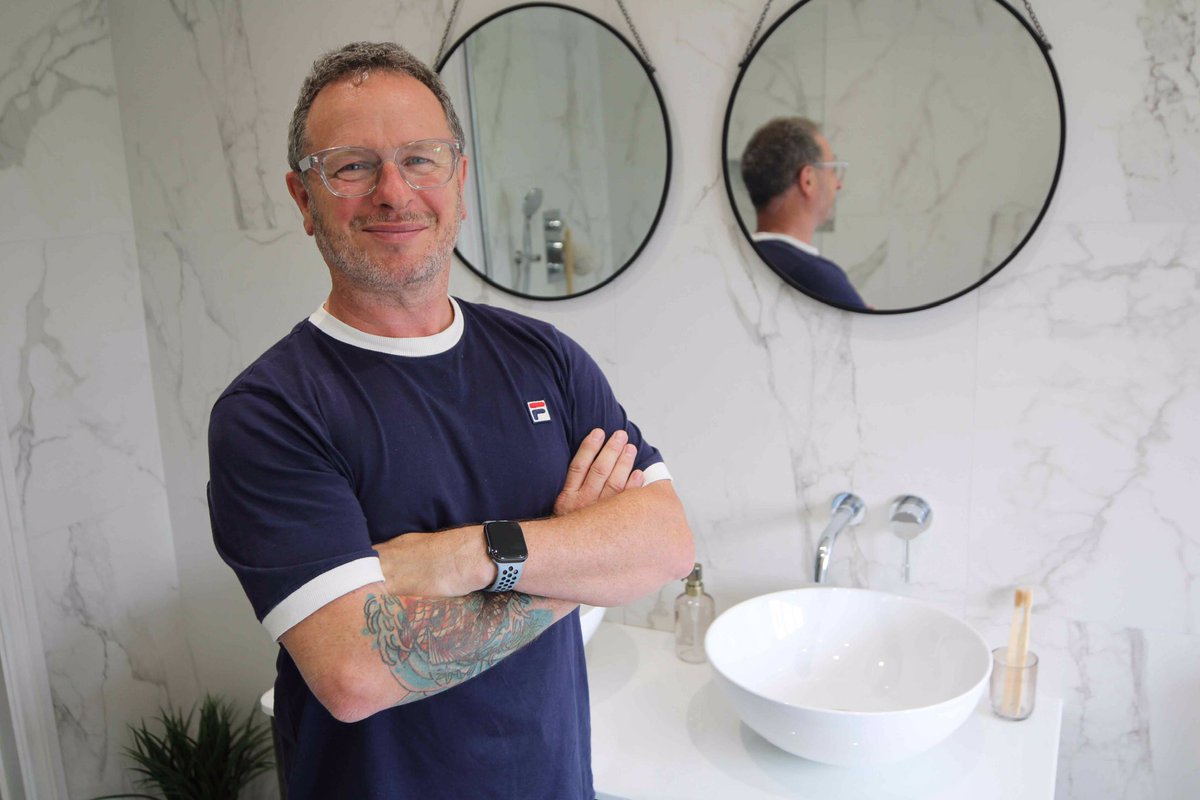 Tonight I help with two couples taking on two huge extensions. 

Tune in tonight #YourDreamKitchenforLess … and bathrooms too! <a href="/channel5_tv/">Channel 5</a> 6pm.

See you later!

<a href="/piproductionstv/">Pi Productions</a> 

#kitchen #kitchendesign #extensions #renovations #diy #projects #bathroomdesign #bathroom