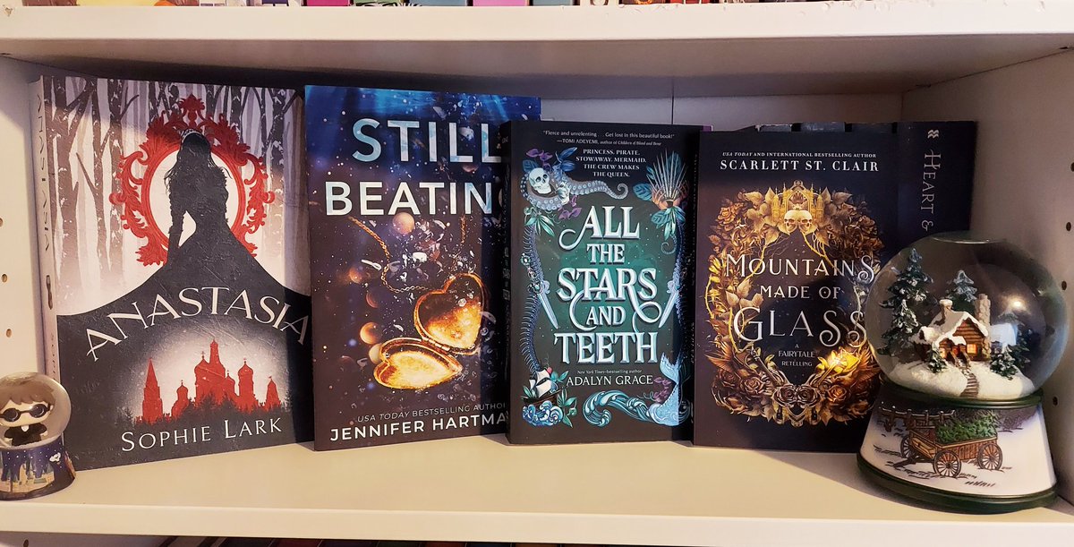 Who knows if I will finish all these during <a href="/polarthon/">Polarthon ❄️</a>, but I got my tbr picked. 
There is only one polar fantasy that I know of, but at least I got all different shades of blue covers for Team Artic Fox🐺 <a href="/BooksNest/">Beth, BooksNest 🫛</a>