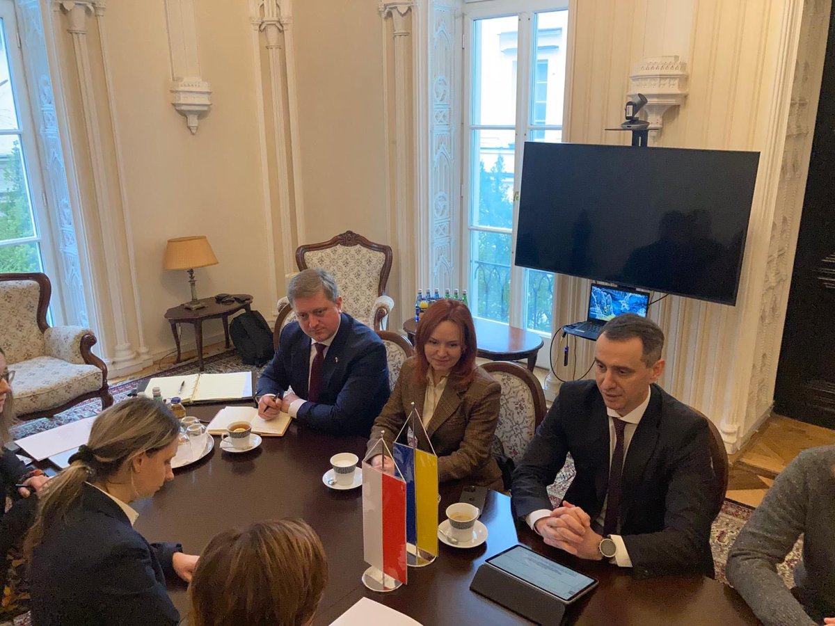 Great meeting with 🇵🇱Minister of Health @Leszczyna. Discussed main areas of cooperation: medical evacuation programme, health emergency preparedness and response, implementation of EC directives, signing the memo between our ministers.