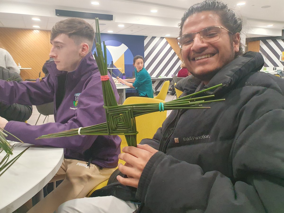 Happy St. Brigid's Day to all of our amazing @UCDALUMNI volunteers! 🌺 Embracing Irish traditions, we share the story of spring and community with international students who continue to adopt some ancient Irish traditions such as St. Brigid cross-making! @UCDGlobalLounge 🌎