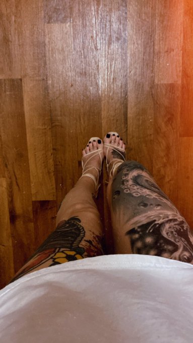 Fresh toes https://t.co/w48jQn1dVw