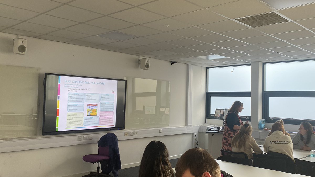 Great to see Sarah Eames with 🫚 having fun @SLPDerby @DTSADerby <a href="/UoDPrimaryITE/">DerbyUniPrimaryITT/E</a> conference today! <a href="/DerbyUni/">University of Derby</a> <a href="/STEMLearningUK/">STEM Learning</a>