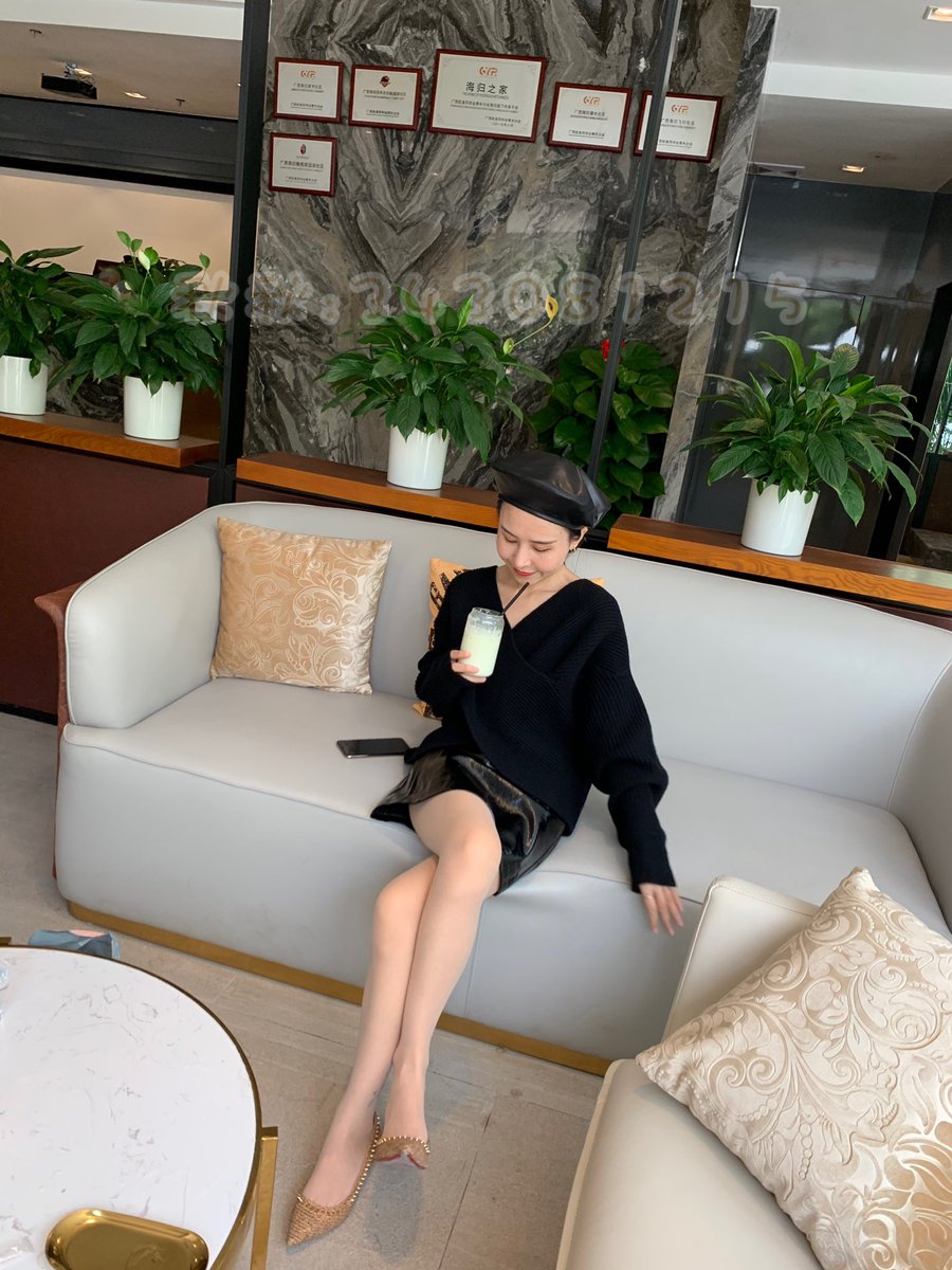 来闻闻看姐姐的袜子酸度合不合你胃口

#丝袜 #美腿 #原味 #肉丝 https://t.co/V44Y3MmdoT