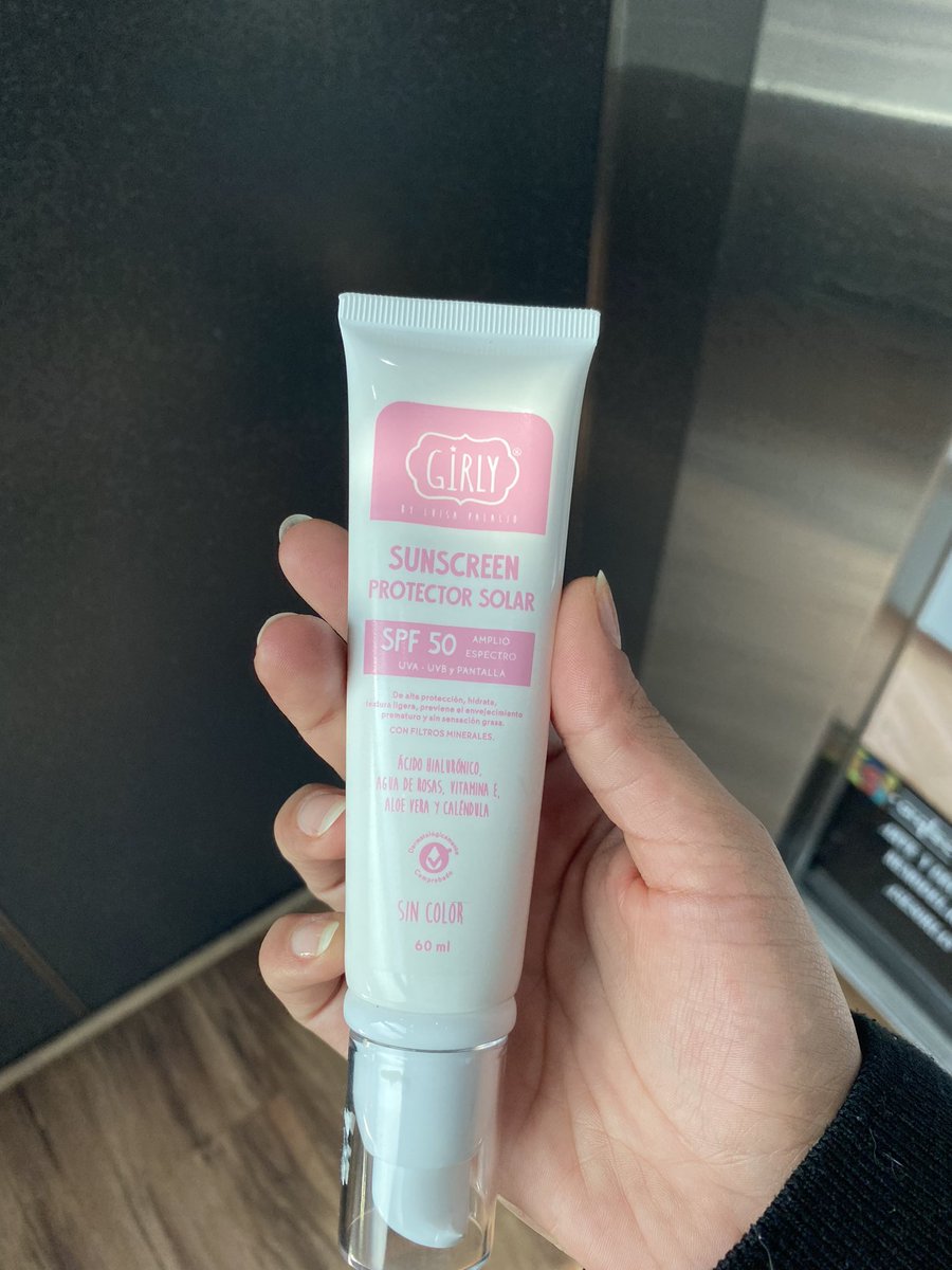 Manifesté tanto conseguirlo y justo mi tienda de maquillaje fav lo empezó a vender… Luchen x sus sueños.