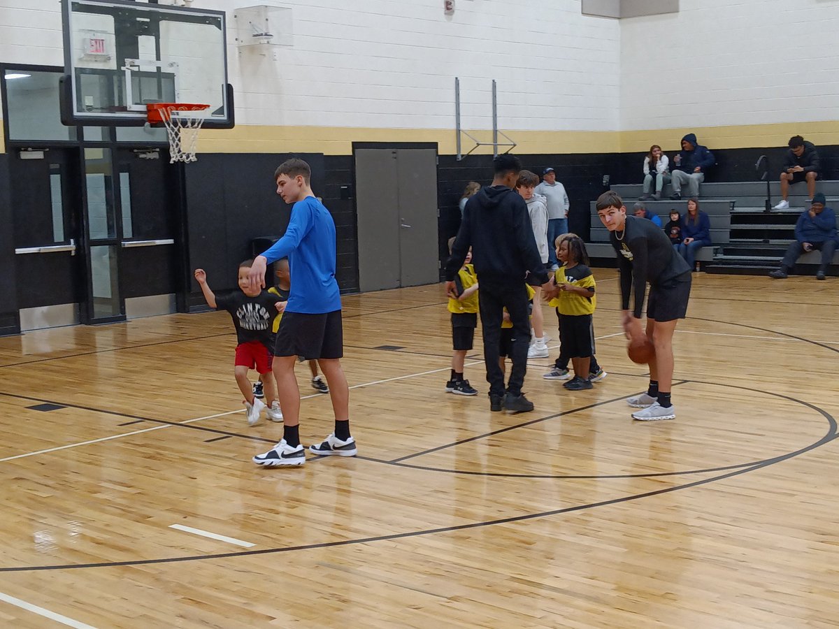 Clinton Men's Basketball tweet media