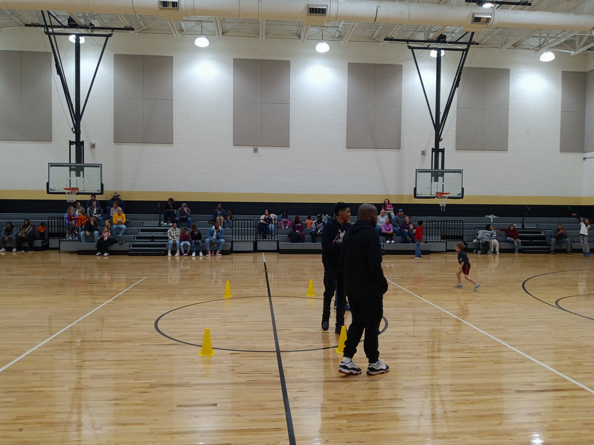 Clinton Men's Basketball tweet media