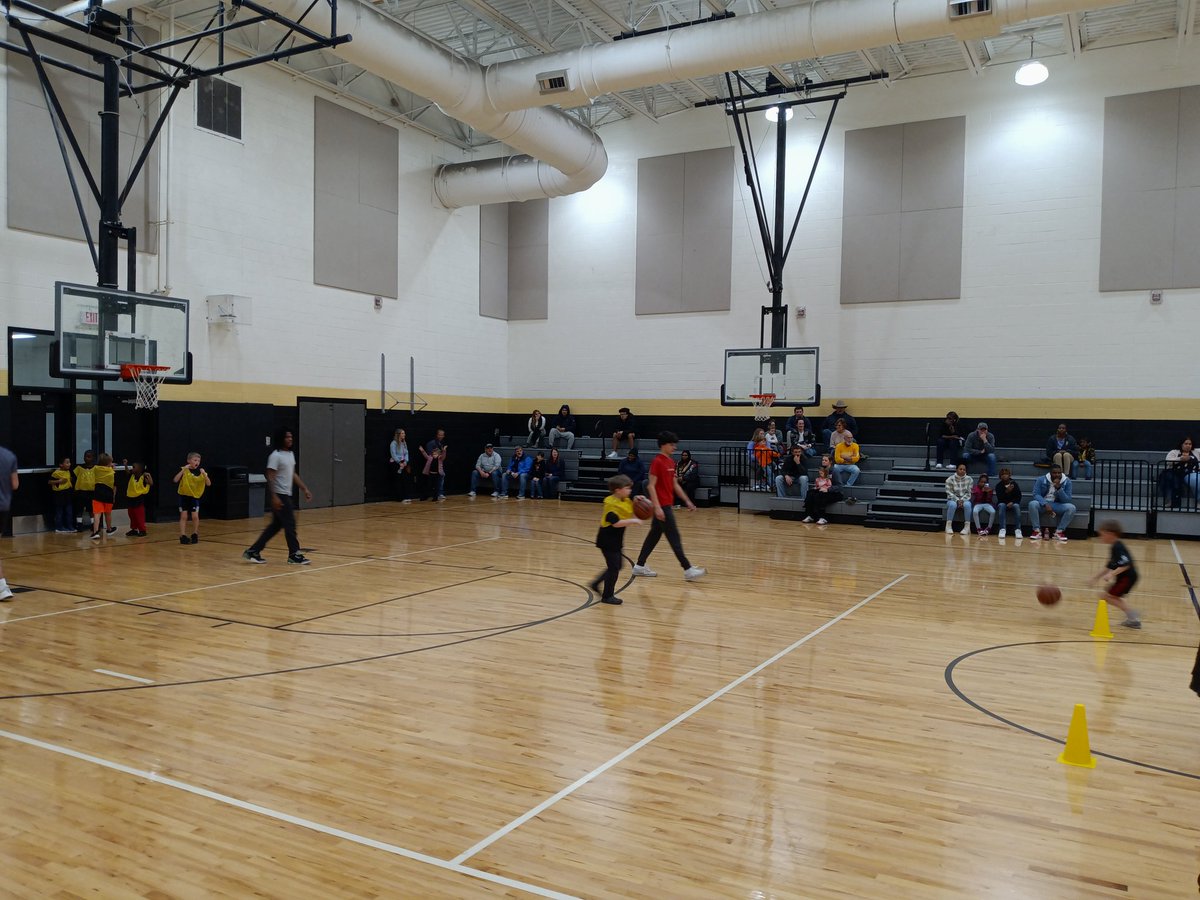 Clinton Men's Basketball tweet media