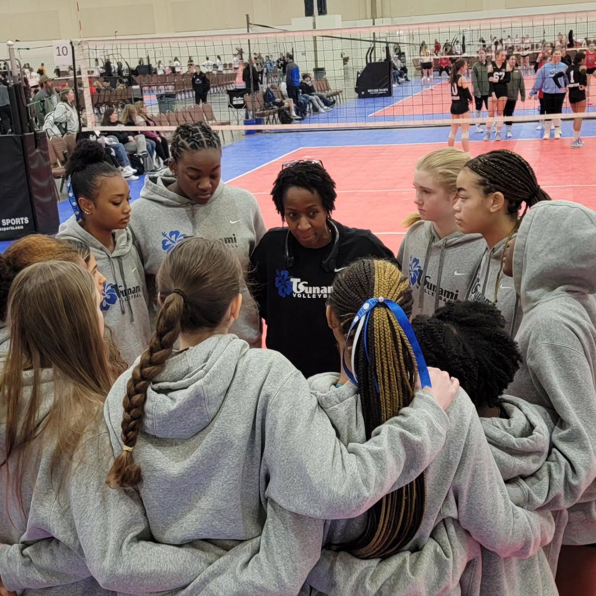 DobbinsHarm's tweet photo. Winning feels GREAT... Learning something in the process feels even GREATER! I love my team 💙 🏐 🌊 Tennessee = done ✅ Up next is Spartanburg Adidas Challenge! 🔥
 #champions #1stInGold #volleyball #fullsweep #swepttheentiretournameny https://t.co/8DmxL9BNhV