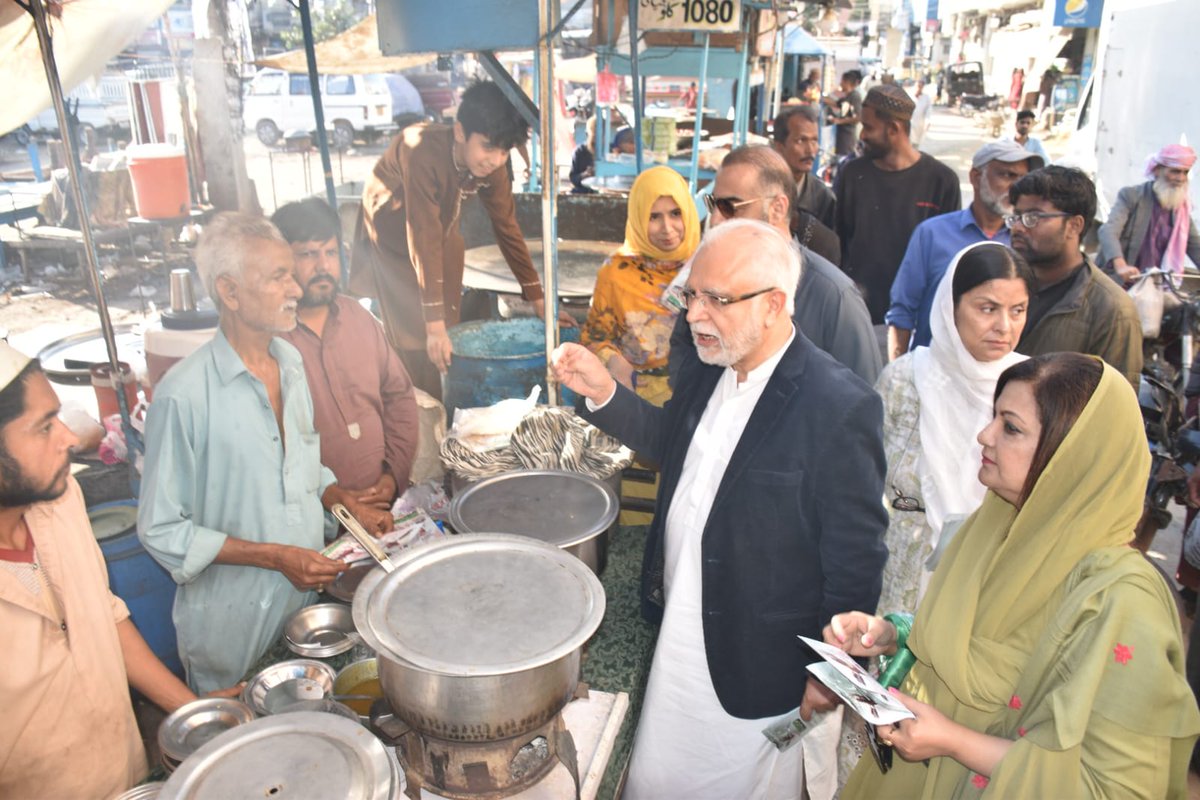 SymaNadeem_IPP's tweet photo. Campaign in the Market area in PIB colony.Candidates NA 238 Mehmood Molvi &amp; PS 102 Ali Junejo along with Women Wing Sindh President Syma Nadeem,Gen Secy Musarrat Shah &amp; teams distributed pamphlets amongst the Shopkeepers and pedestrians. https://t.co/GUi69jLSpA