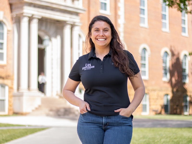 Science Without Borders program leads Pamela Carvalho-Moore to U of A, she finds home in Arkansas w/ M.S. in #CropScience, now working on PhD in #CSES specializing in #WeedScience: 
t.ly/39nRX
#InternationalEducation #ESWS #science

#AgFoodLife