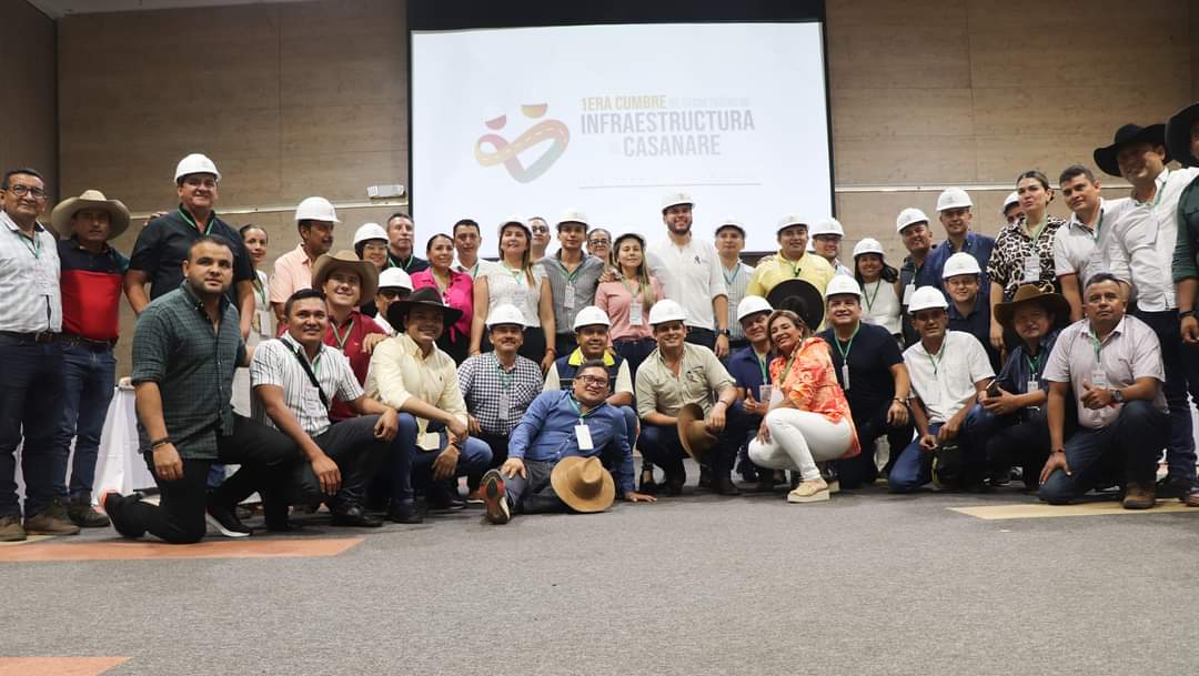 #Vías | Con éxito culminó la 1ra Cumbre de Secretarías de Infraestructura de Casanare.

Allí se reunieron el gobernador de  Casanare, los diputados y los alcaldes de los 19 municipios junto a sus secretarios de planeación, Infraestructura y jefes de prensa.