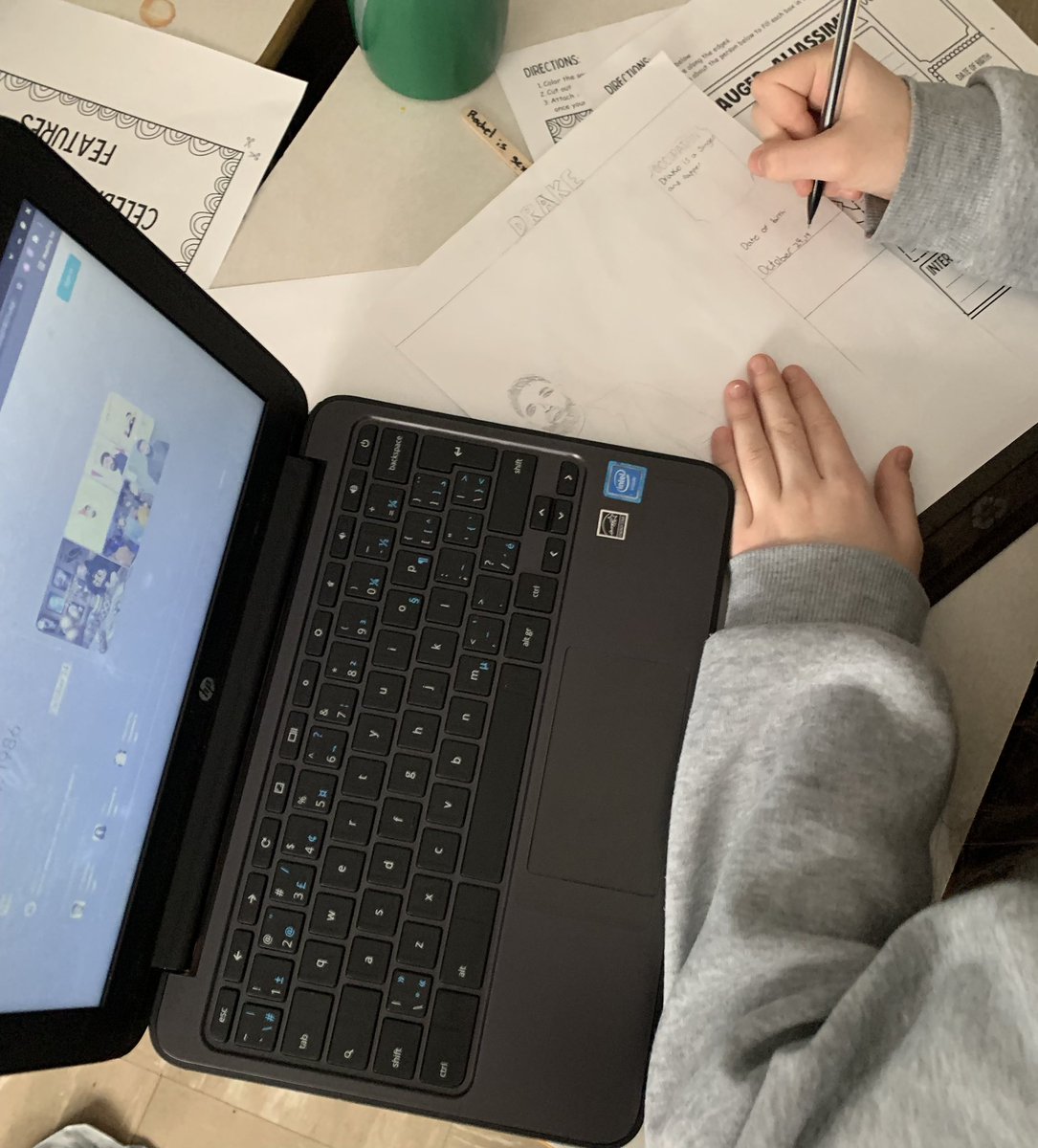 MsShorttRobert's tweet photo. Starting off African Heritage Month discovering the experiences of some notable African Canadians.

Students could pick from a variety of pre-selected individuals, or someone they knew/were interested in! 

@HRCE_NS @EllenvaleJrHigh https://t.co/LPxbXig0yj
