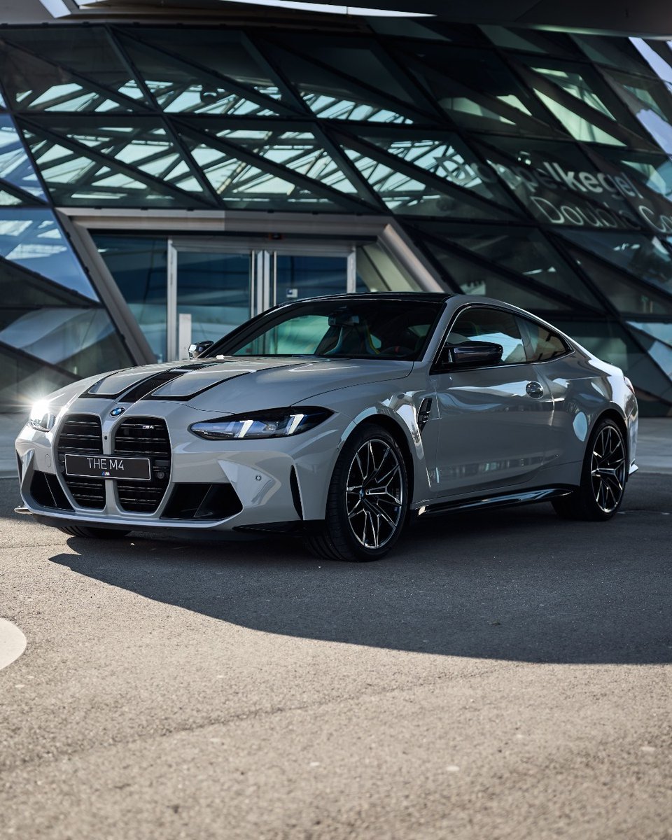 BMW_Welt's tweet image. Step into the spotlight.

Introducing the new BMW M4 Coupé. On display exclusively at #BMWWelt. #THEM4 #BMWM

The #BMW M4 Coupé:
Fuel consumption/100km, CO2 emission/km comb.: 10.1–10.0 l, 230–226 g. According to WLTP, bmw-m.com/wltp-disclaimer