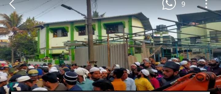 PrakashGade13's tweet image. कोल्हापूर मधला अनाधिकृत मदरसा उध्वस्त करण्यात आला!
धन्यवाद @Dev_Fadnavis जी 🔥
#बुलडोझर_देवा #DevendraFadanvis