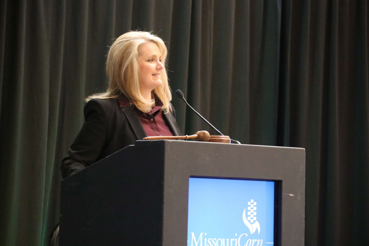 MoAgriculture's tweet image. Director Chinn joined the Missouri Corn team yesterday at their Annual Meeting. 

Our team at MDA loves representing and supporting hard-working crop producing, including #MoCorn members!

#connectMore