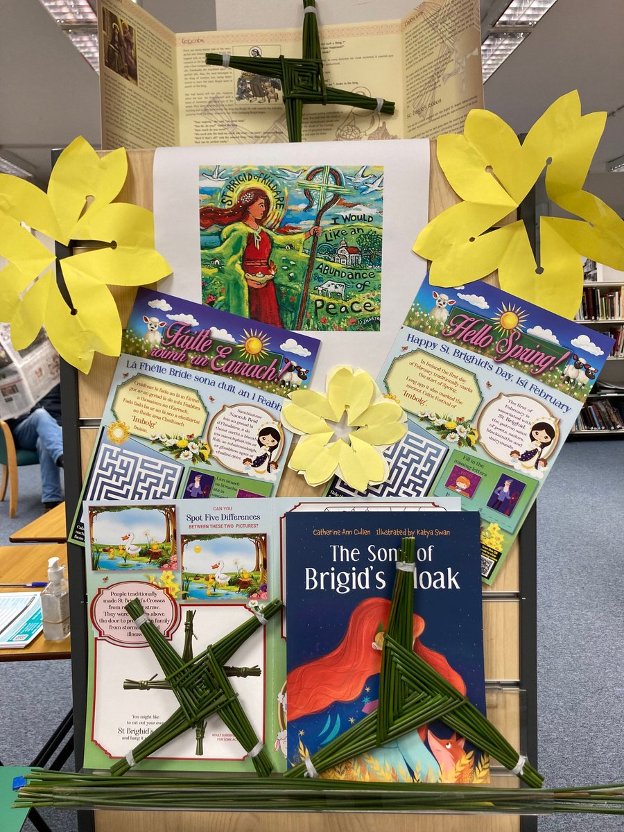 corkcolibrary's tweet photo. All enjoying the St. Brigid’s Day activities in Youghal Library. Reeds collected and St. Brigid’s Crosses made!
#YoughalLibrary #StBrigidsDay https://t.co/lhkejjEGmH