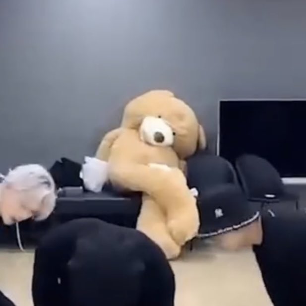 곰인형 다리 꼬아놓은 거 누구세요
ㅋㅋㅋㅋㅋㅋㅋㅋㅋㅋㅋㅋㅋㅋㅋㅋㅋㅋㅋㅋㅋㅋ