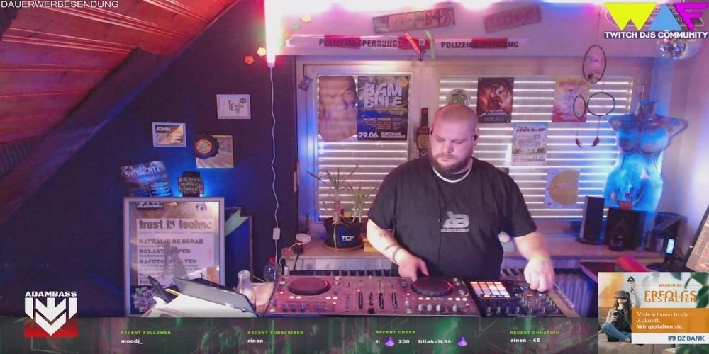 WeAreFriendsCom's tweet photo. 📢#We4reFriendsCommunity #DJ (ane) ADAMB4SS ist jetzt live auf #Twitch mit 0 Viewer👥👀! ♥️ drücken, #Support👍 zeigen und mitfeiern🥳 🟣📺🔗▶️ https://t.co/L3ngJ4hRbw
#TechnoBeats #TranceLovers #HouseNation #VizeFreitag #ThrowbackThursday #TwitchDJs #TwitchDE #SupportSmallStr… https://t.co/DGgVe4pU9u