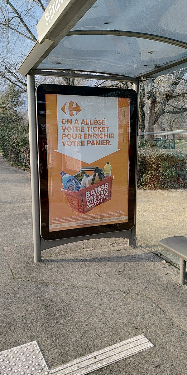 amisdelaterre21's tweet photo. La lutte contre les emballages, ça ne risque pas de commencer à #Dijon. Et oui, @nkoenders et @frebsamen continuent de soutenir la #surconsommation. Rien de #local, juste du #multinational...
#antipub #climat 
https://t.co/ZKhuiJic8l https://t.co/SkuKALhOyR