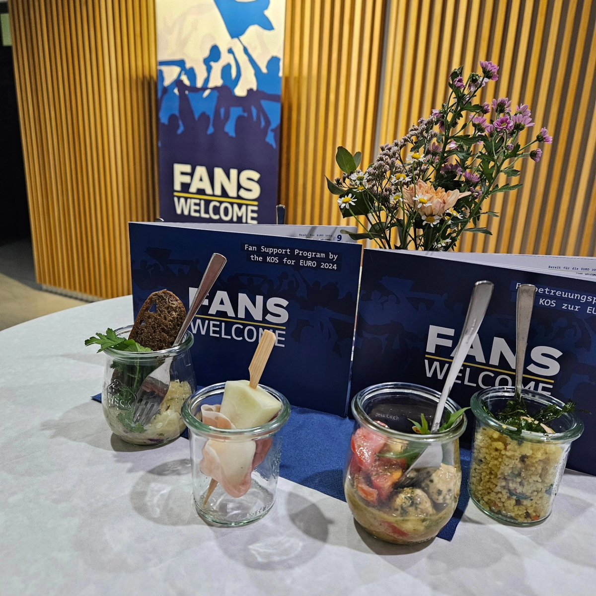 FANS_WELCOME_'s tweet photo. As part of the Fan Forum in Frankfurt hosted by @euro2024, the KOS organized an evening event.
A big thanks to everyone who joined us for a great evening and interesting talks about EURO 2024 and more! 🙌⚽️
#fanswelcome #euro2024 #kos #fansupport https://t.co/5uOjpIVYoi