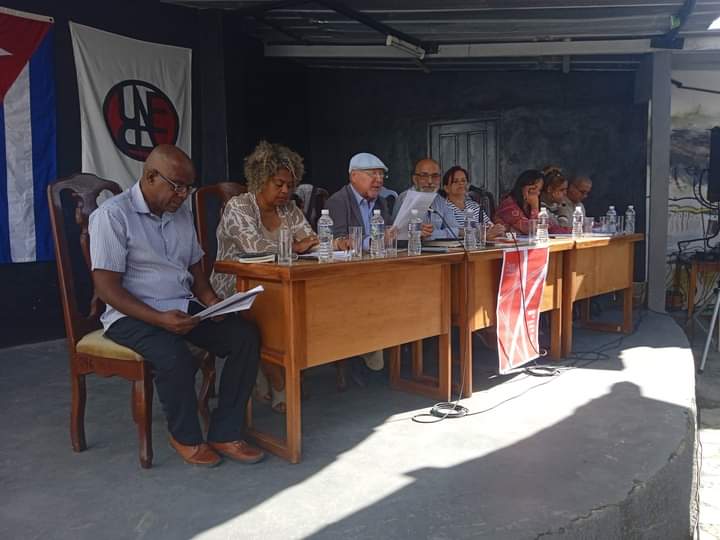 En la tarde de ayer compartimos con la vanguardia de los escritores en #PinardelRío como parte del Décimo Congreso de la #UNEAC. Se demostró mucha unidad y compromiso por la #Cultura y por #Cuba. <a href="/DiazCanelB/">Miguel Díaz-Canel Bermúdez</a> <a href="/DrRobertoMOjeda/">Dr. Roberto Morales Ojeda</a> <a href="/YamileRamosCord/">Yamilé Ramos Cordero</a>