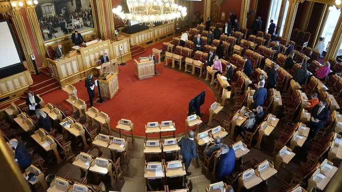 martingruner's tweet photo. Støtte til humanitær hjelp og gjenoppbygging av Gaza. Å bidra til å etterforske og straffeforfølge eventuelle krigsforbrytelser i Gaza og Israel. Å øke støtten til FN-organisasjonen UNRWAs kritiske humanitære arbeid for å avhjelpe lidelse. Alt dette stemte Stortinget imot. https://t.co/QIjbfcdW8G