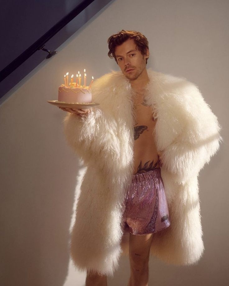 mana_li_'s tweet photo. 😘😘
#HappeaBirthdayHarry https://t.co/3Hq6dn6bBa