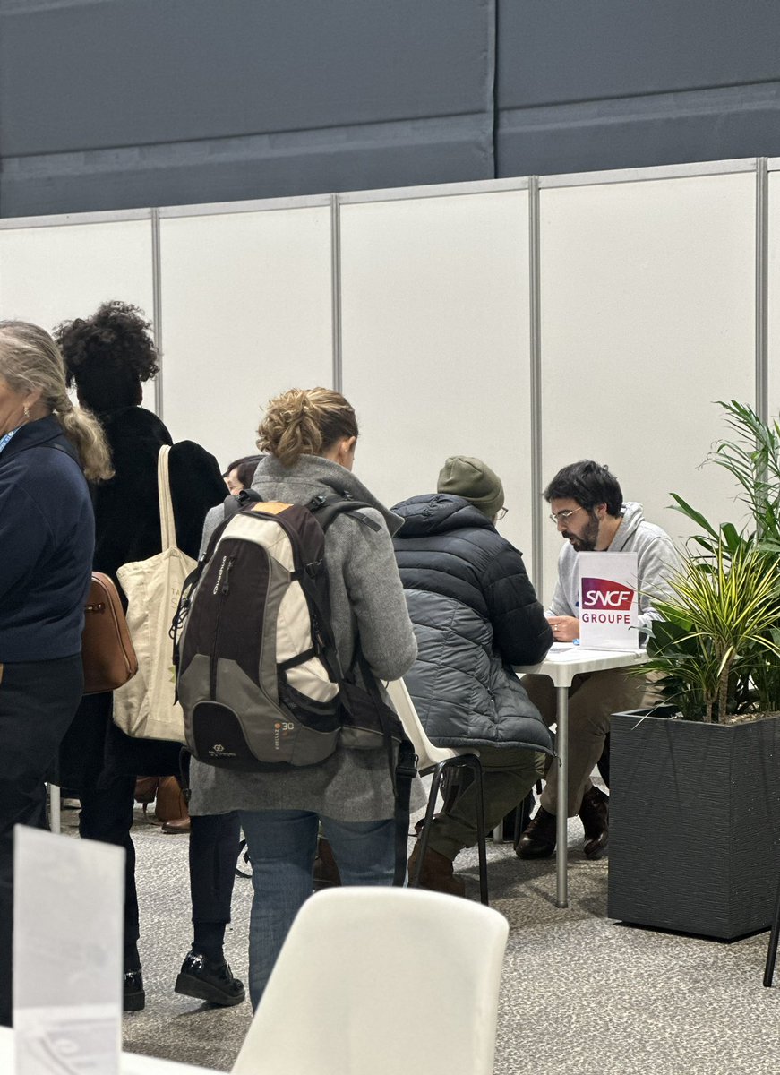 SNCFNumerique's tweet photo. https://t.co/p1fGc4J1sN par les métiers du numérique ? Venez à la rencontre de nos #RH au @techandfest de Grenoble pour échanger sur nos opportunités #tech ! Pour en savoir plus sur les métiers numériques au sein du @GroupeSNCF 👉 https://t.co/VdlFrQMkO0 #SNCFRecrute #techandfest https://t.co/eRFidb6ptE