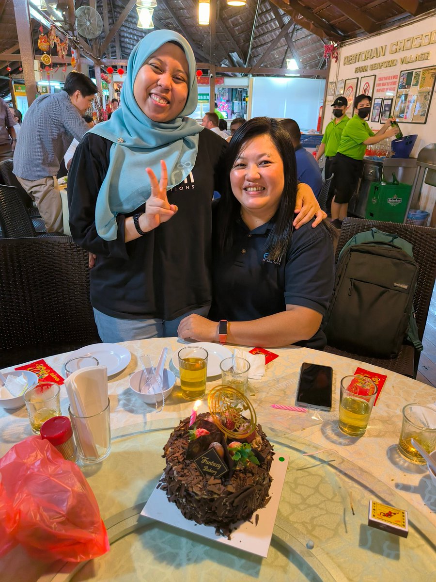 3nrii's tweet photo. We had a Townhall to review our wins in 2023, announce a company trip and then indulge in a Pre-CNY Lou Sang feast! 🚀🥢 Here's to smashing goals and tossing prosperity into the mix! 🎉 https://t.co/6BkYAdl0Rs