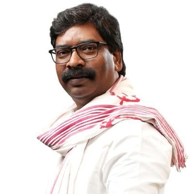 झारखंड के आदिवासियों की आवाज को षड्यंत्रपूर्वक दबा दी गई । यह पूरे देश के आदिवासियों के लिए एक सीख है कि आपको मनुवादी सोच के लोग किसी भी कीमत पर सत्ता में नही देखना चाहते हैं ।
हम रुके जरूर है लेकिन थकेंगे नही,,
कारवां बढ़ता रहेगा ।
जोहार उलगुलान
